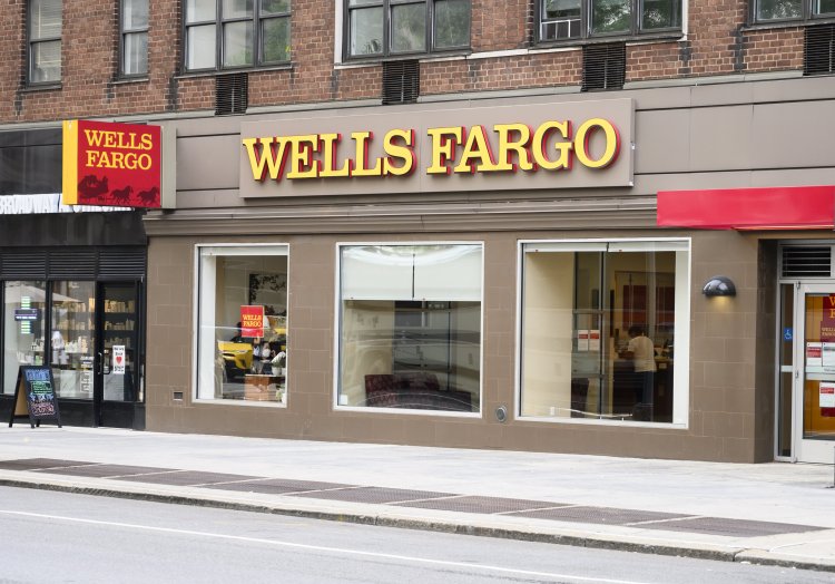 Customers of Wells Fargo Complain About Missing Deposits in Their Bank Accounts