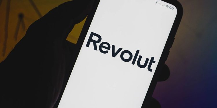 Revolut Suspends Trading in AMC Entertainment Stock